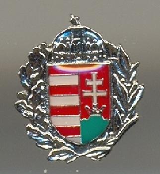 Kit�z� - Koszor�s c�mer ez�st sz�nben